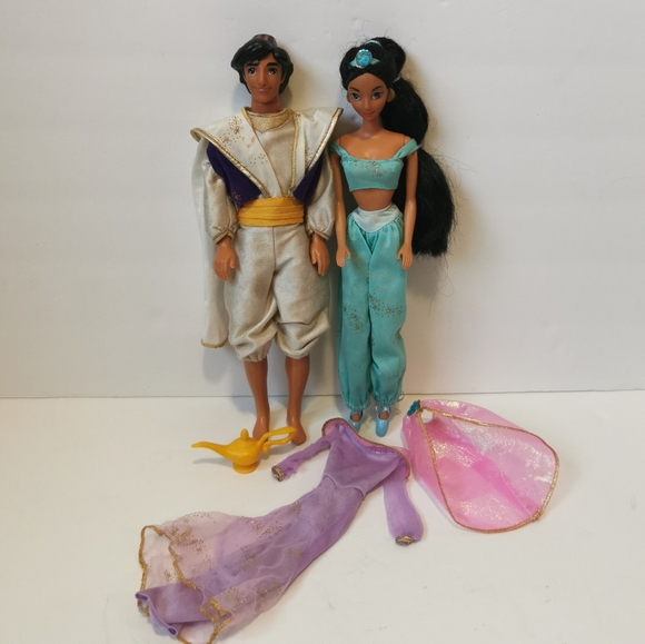 Disney Toys Vintage 9s Aladdin And Princess Jasmine Barbie Dolls
